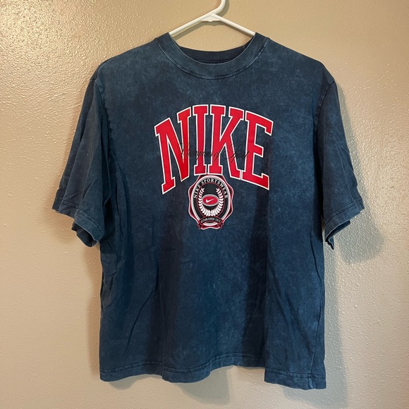 Nike Women’s Vintage Logo Tee - Picture 3 of 5